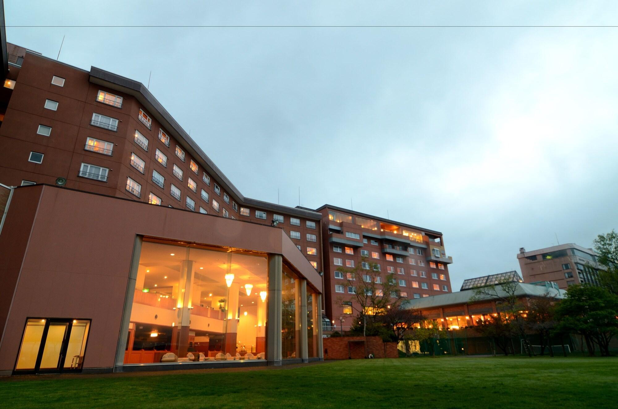 Toyako Manseikaku Hotel Lakeside Terrace Exterior photo